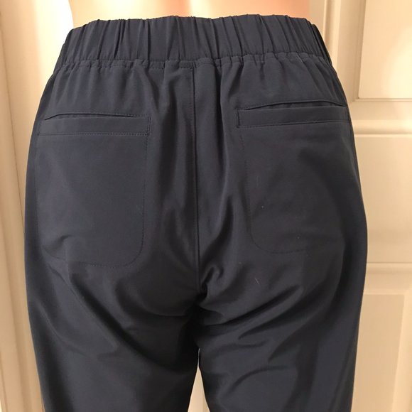 Athleta light summer pants in a size 2. - Picture 4 of 6